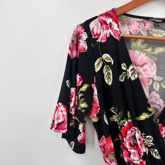 EXPRESS Black Floral Stretch Jersey V-Neck Tie Waist Jumpsuit // XS - Picture 4 of 9